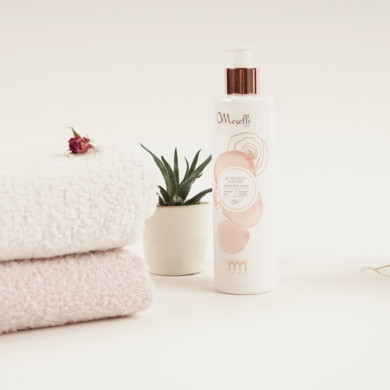 Meselli Besleyici ve Nemlendirici El & Vücut Losyonu Gül 250ML